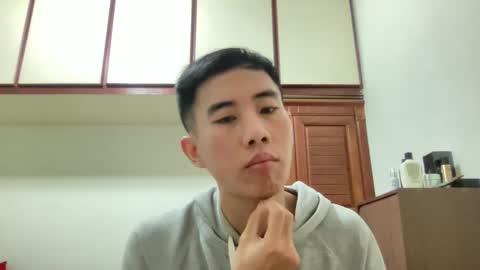 Snapshot of zseszsesz chatting on 12-29-24, 02:31 Z online show from 12-29-24, 02:31