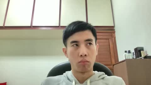 Snapshot of zseszsesz chatting on 01-12-25, 02:30 Z online show from 01-12-25, 02:30