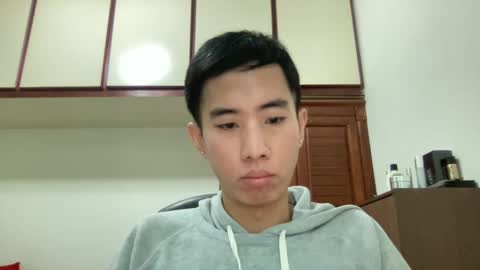 Snapshot of zseszsesz chatting on 02-23-25, 03:35 Z online show from 02-23-25, 03:35