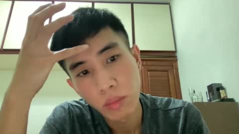 Snapshot of zseszsesz chatting on 03-05-25, 03:18 Z online show from 03-05-25, 03:18