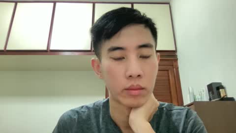 Snapshot of zseszsesz chatting on 03-08-25, 03:28 Z online show from 03-08-25, 03:28