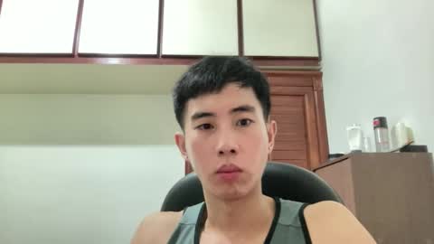 Snapshot of zseszsesz chatting on 09-25-25, 03:49 Z online show from 09-25-25, 03:49