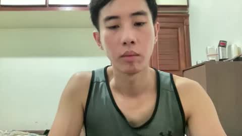 Snapshot of zseszsesz chatting on 10-13-25, 03:01 Z online show from 10-13-25, 03:01