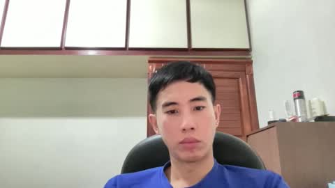 Snapshot of zseszsesz chatting on 10-28-25, 04:09 Z online show from 10-28-25, 04:09