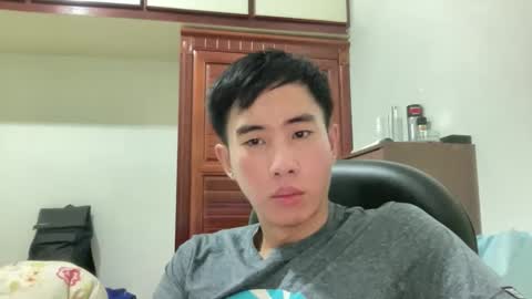 Snapshot of zseszsesz chatting on 04-12-26, 03:50 Z online show from 04-12-26, 03:50