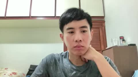 Snapshot of zseszsesz chatting on 04-14-26, 02:45 Z online show from 04-14-26, 02:45