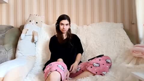 Snapshot of zulajaniak chatting on 03-13-26, 01:18 Joan online show from 03-13-26, 01:18