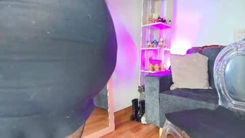 zully_green online show from 07-23-26, 03:26