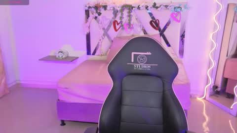 ZURY   online show from 10-08-25, 11:30