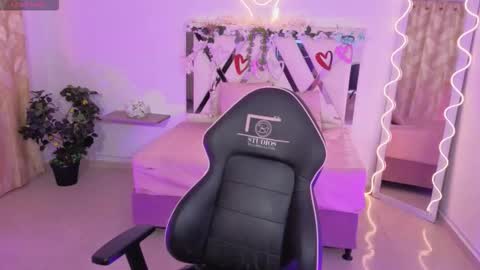 ZURY   online show from 11-11-25, 11:32