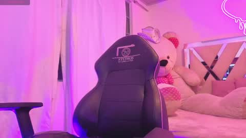 ZURY   online show from 05-20-26, 03:45