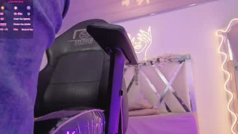Snapshot of zury_tay chatting on 07-04-26, 11:49 ZURY online show from 07-04-26, 11:49