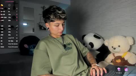 Snapshot of zuryramirez_ chatting on 09-14-25, 07:02 Zury Ramirez online show from 09-14-25, 07:02