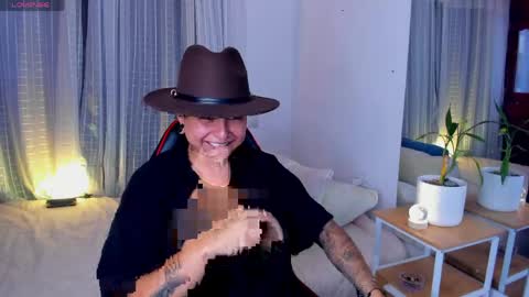 Zury Ramirez online show from 04-18-26, 10:32