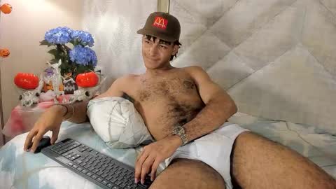 Snapshot of zyan_moreno chatting on 10-27-25, 02:10 zyan_moreno online show from 10-27-25, 02:10