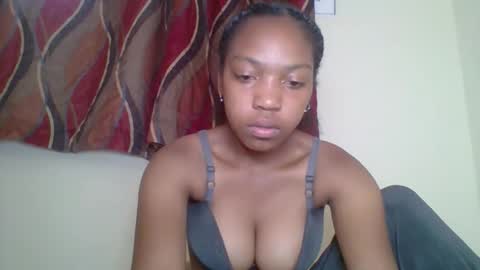 zyraelle_01 online show from 04-28-26, 07:13