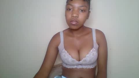 zyraelle_01 online show from 05-16-26, 10:01