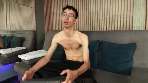 Zyro Nigth online show from 11-12-25, 02:28