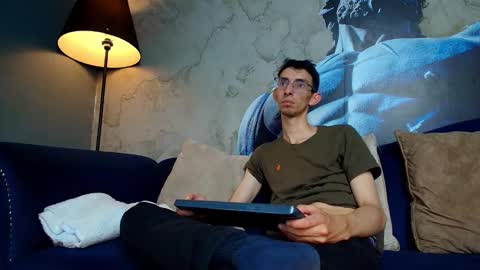 Zyro Nigth online show from 11-18-25, 12:38