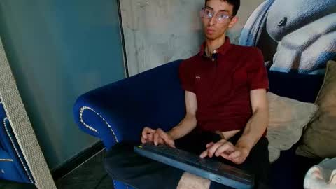 Zyro Nigth online show from 11-19-25, 08:42