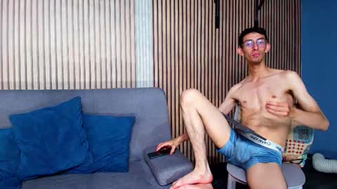 Zyro Nigth online show from 11-30-25, 01:42