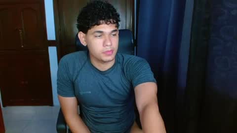 Snapshot of zyrosxk chatting on 04-25-26, 06:27 antonio felipe online show from 04-25-26, 06:27
