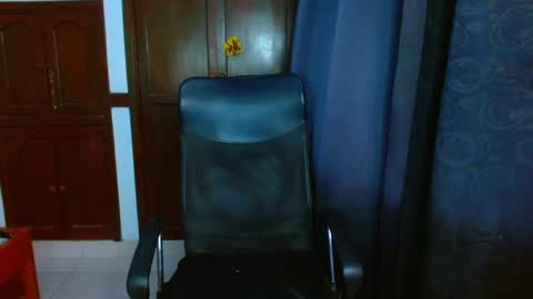 Snapshot of zyrosxk chatting on 05-01-26, 07:13 antonio felipe online show from 05-01-26, 07:13