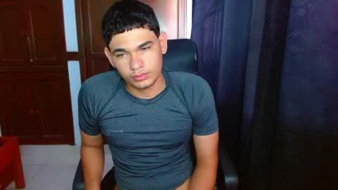 Snapshot of zyrosxk chatting on 05-05-26, 02:03 antonio felipe online show from 05-05-26, 02:03