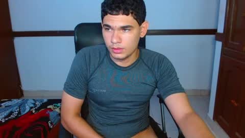 Snapshot of zyrosxk chatting on 05-23-26, 08:07 antonio felipe online show from 05-23-26, 08:07