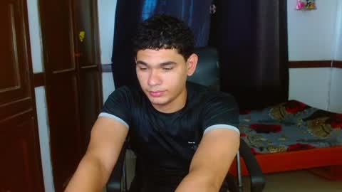 Snapshot of zyrosxk chatting on 06-01-26, 03:47 antonio felipe online show from 06-01-26, 03:47