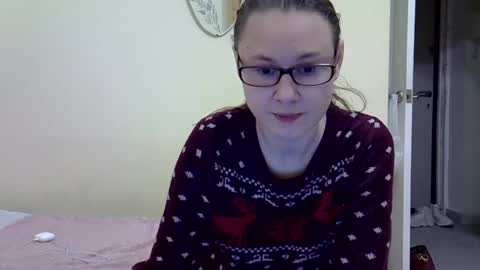 Snapshot of zyuhre chatting on 12-29-24, 01:56 Zyuhre online show from 12-29-24, 01:56