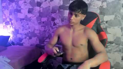 zyzz_1812 online show from 04-17-26, 05:32