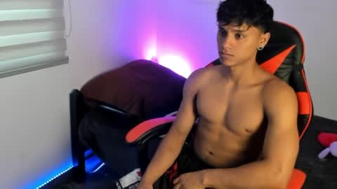 zyzz_1812 online show from 06-06-26, 08:57