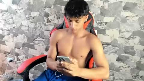 zyzz_1812 online show from 06-16-26, 07:27