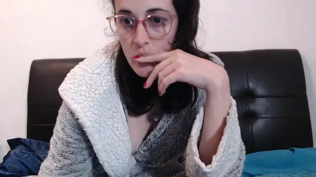 Snapshot of Lunaabbey chatting on 01-15-25, 07:23 Lunaabbey online show from 01-15-25, 07:23