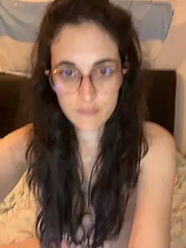 Snapshot of Lunaabbey chatting on 06-19-26, 08:45 Lunaabbey online show from 06-19-26, 08:45