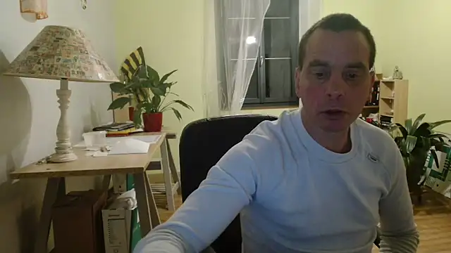 Snapshot of cloupefun chatting on 12-02-24, 04:09 cloupefun online show from 12-02-24, 04:09