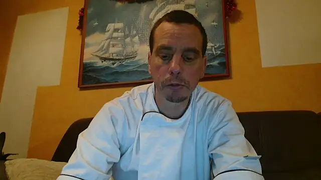 Snapshot of cloupefun chatting on 12-14-24, 06:13 cloupefun online show from 12-14-24, 06:13