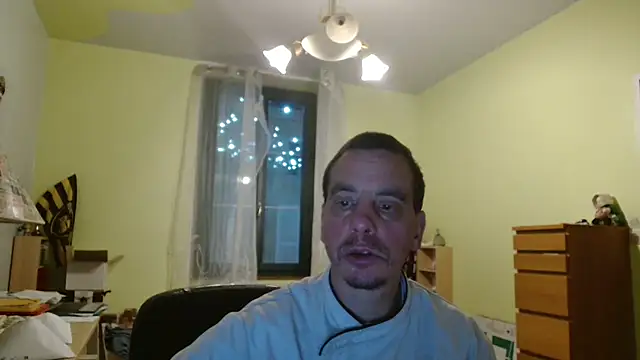 Snapshot of cloupefun chatting on 12-17-24, 05:29 cloupefun online show from 12-17-24, 05:29