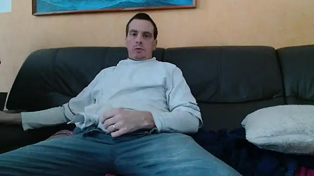 Snapshot of cloupefun chatting on 12-30-24, 12:52 cloupefun online show from 12-30-24, 12:52