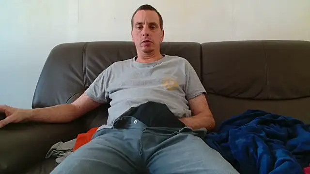 Snapshot of cloupefun chatting on 10-06-25, 11:51 cloupefun online show from 10-06-25, 11:51