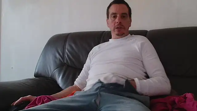 Snapshot of cloupefun chatting on 10-28-25, 07:56 cloupefun online show from 10-28-25, 07:56