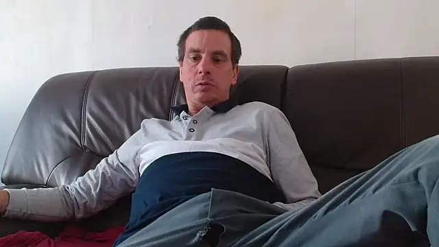 Snapshot of cloupefun chatting on 11-15-25, 12:45 cloupefun online show from 11-15-25, 12:45