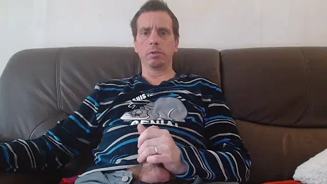 Snapshot of cloupefun chatting on 11-16-25, 09:48 cloupefun online show from 11-16-25, 09:48