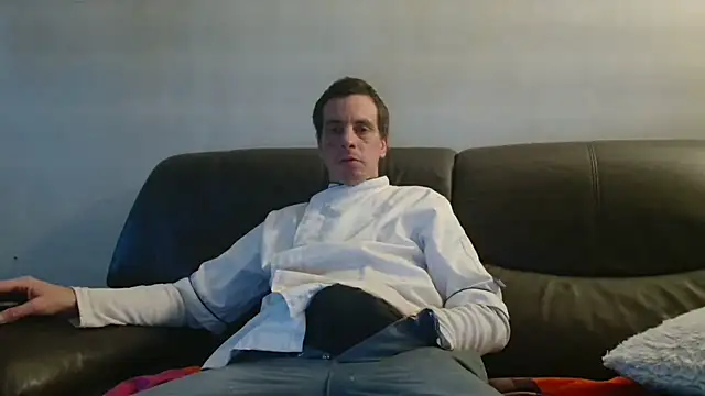 Snapshot of cloupefun chatting on 11-20-25, 07:19 cloupefun online show from 11-20-25, 07:19