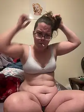 Snapshot of LacieStar chatting on 12-03-24, 01:08 LacieStar online show from 12-03-24, 01:08