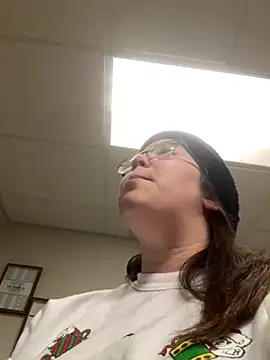 Snapshot of LacieStar chatting on 12-14-24, 03:29 LacieStar online show from 12-14-24, 03:29