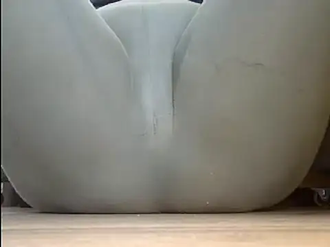 Snapshot of Squirtlady38 chatting on 02-17-25, 01:32 Squirtlady38 online show from 02-17-25, 01:32