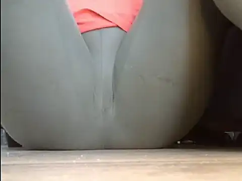 Snapshot of Squirtlady38 chatting on 02-20-25, 01:08 Squirtlady38 online show from 02-20-25, 01:08