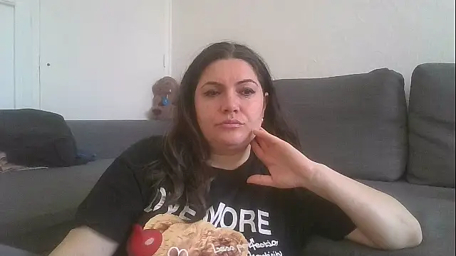 Snapshot of Squirtlady38 chatting on 10-06-25, 08:01 Squirtlady38 online show from 10-06-25, 08:01